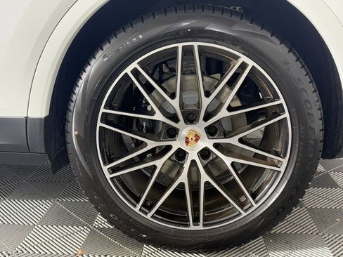 New 2026 Porsche Cayenne image 12