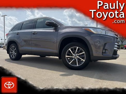 Used 2019 Toyota Highlander XLE image 1