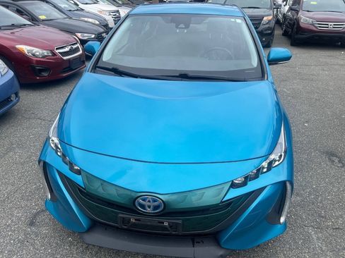 Used 2017 Toyota Prius Prime Premium FWD image 4