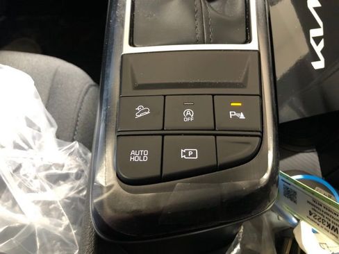 New 2026 Kia Sportage LX FWD image 30