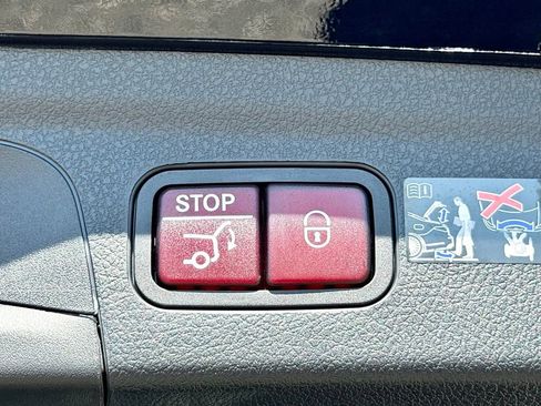 Certified 2025 Mercedes-Benz GLE 450e 4MATIC image 14
