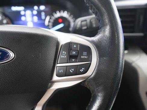 Used 2022 Ford Explorer XLT w/ XLT Sport Appearance Package AWD/4WD image 26