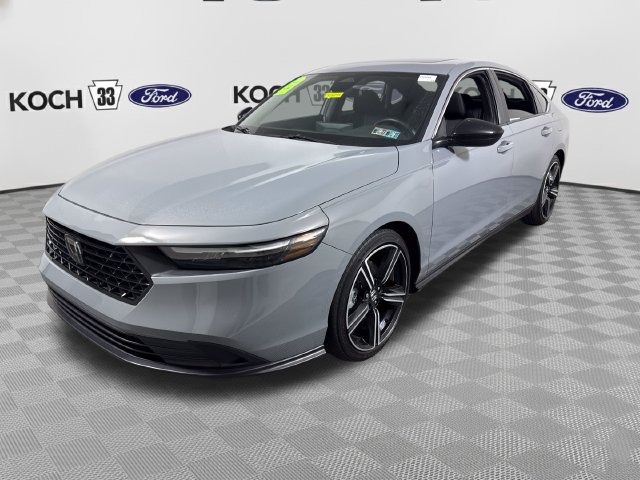 Used 2025 Honda Accord Sport image 3