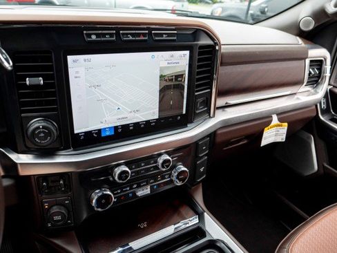 Used 2024 Ford F350 King Ranch AWD/4WD image 17