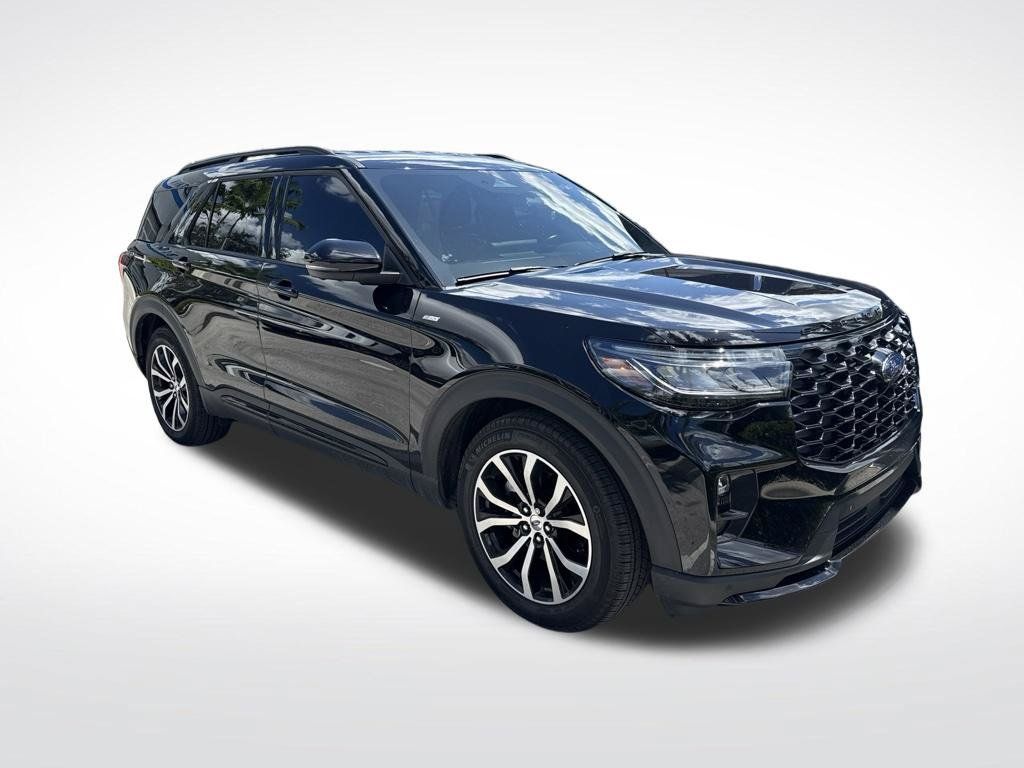 Used 2026 Ford Explorer ST-Line w/ Premium Package RWD image 3