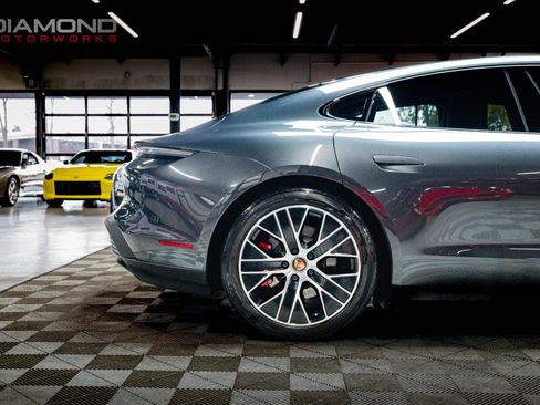 Used 2021 Porsche Taycan 4S image 29