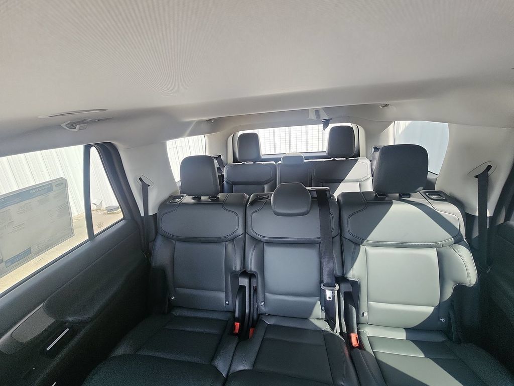 New 2027 Ford Expedition Active RWD image 12