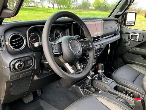 New 2026 Jeep Gladiator Sport image 9