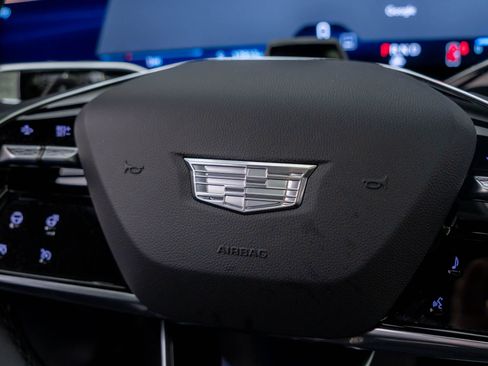 Certified 2025 Cadillac Lyriq Luxury w/ LPO, Floor Liner Package AWD/4WD image 27