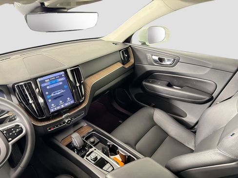 Used 2023 Volvo XC60 B5 Plus w/ Climate Package FWD image 23