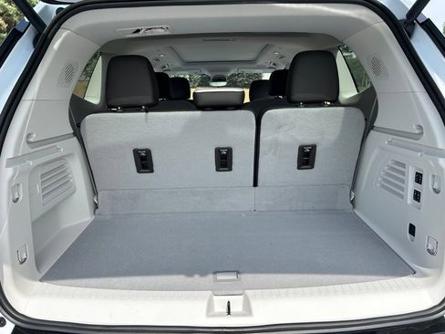 New 2026 GMC Acadia Denali w/ Super Cruise Package FWD image 42