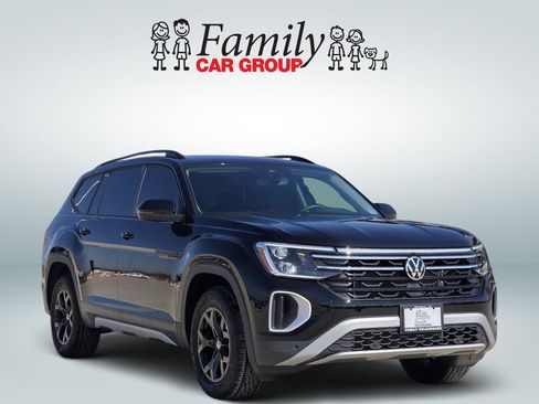 New 2026 Volkswagen Atlas Peak Edition AWD/4WD image 2