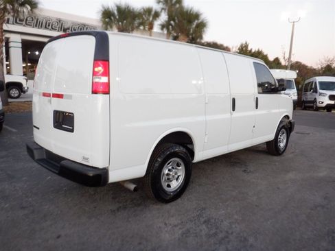 Used 2023 Chevrolet Express 2500 Hvac BIN Package w/ Driver Convenience Package image 10
