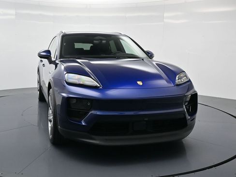 Used 2024 Porsche Macan 4 Electric AWD/4WD image 25