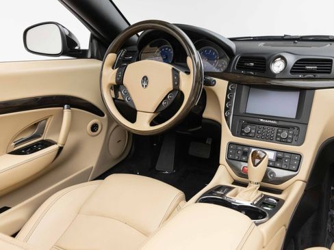 Used 2015 Maserati GranTurismo Convertible RWD image 14