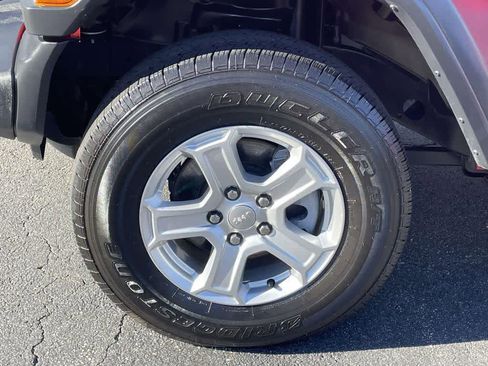 Used 2020 Jeep Wrangler Sport image 9