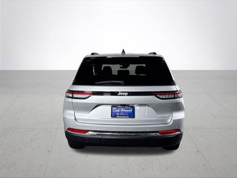 Certified 2025 Jeep Grand Cherokee Laredo w/ Luxury Tech Group I AWD/4WD image 8