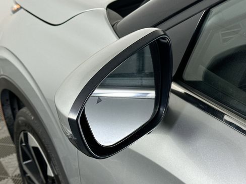 Used 2024 Mitsubishi Outlander SE image 16