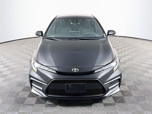 Used 2021 Toyota Corolla SE FWD image 2