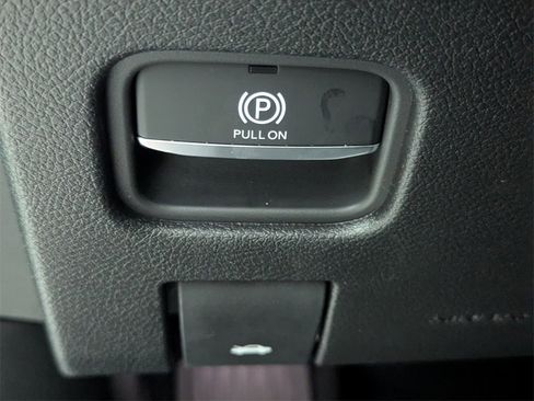 New 2025 Jeep Grand Cherokee Altitude image 14