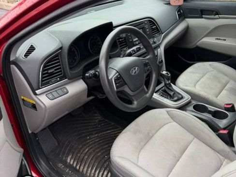 Used 2017 Hyundai Elantra SE FWD image 8