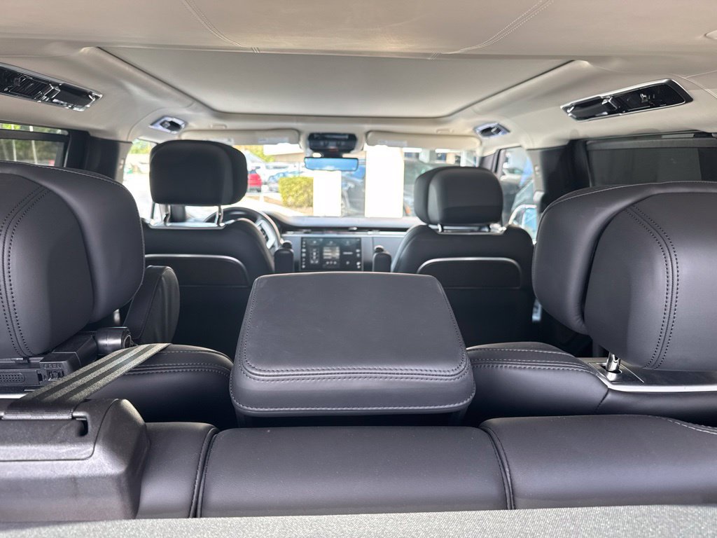 Used 2025 Land Rover Range Rover Autobiography AWD/4WD image 16