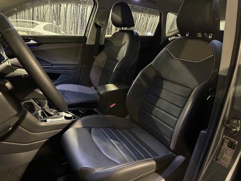 Used 2023 Volkswagen Taos SEL image 20