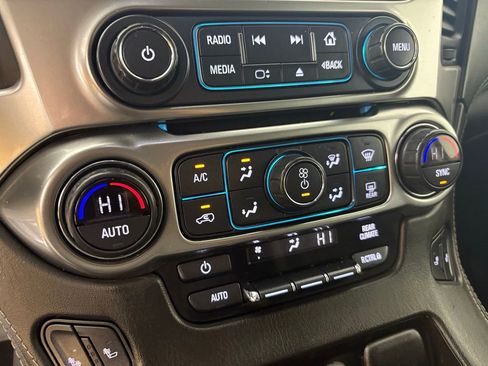 Used 2019 Chevrolet Suburban LT image 36
