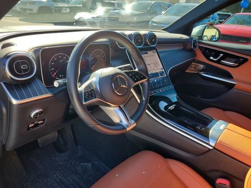 Used 2024 Mercedes-Benz GLC 300 4MATIC image 13