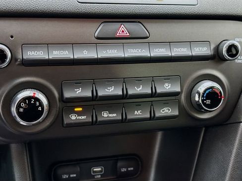 Used 2020 Kia Sportage LX image 15