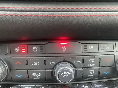 Used 2024 Dodge Durango GT image 31