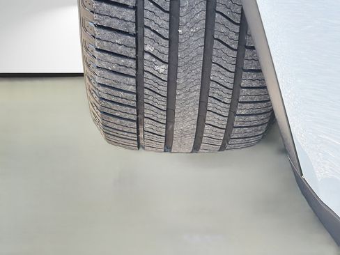 Used 2022 Land Rover Discovery S image 41