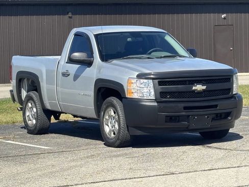 Used 2010 Chevrolet Silverado 1500 W/T image 3