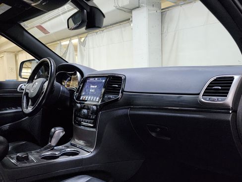 Used 2020 Jeep Grand Cherokee Limited AWD/4WD image 21