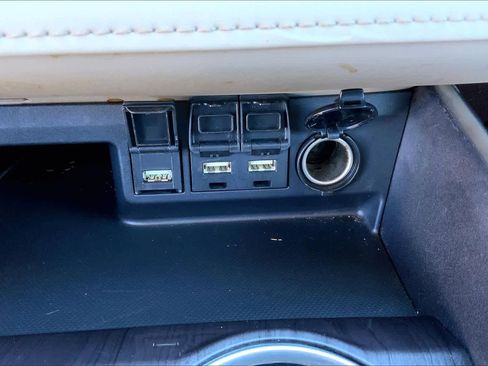 Used 2020 Toyota Highlander Limited image 31