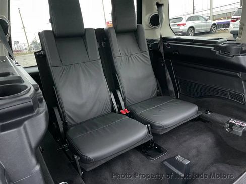Used 2016 Land Rover LR4 HSE LUX image 16