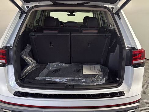 New 2026 Volkswagen Atlas Peak Edition AWD/4WD image 4