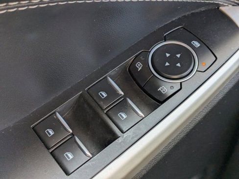 Used 2021 Ford Explorer XLT w/ Equipment Group 202A image 19