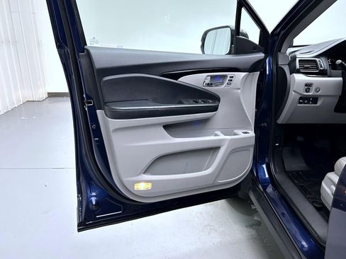 Used 2018 Honda Pilot Elite image 9
