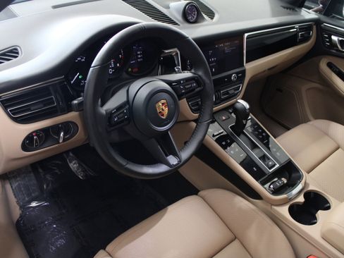 New 2026 Porsche Macan AWD/4WD image 4