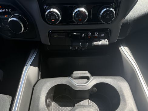 New 2026 RAM 1500 Express AWD/4WD image 13