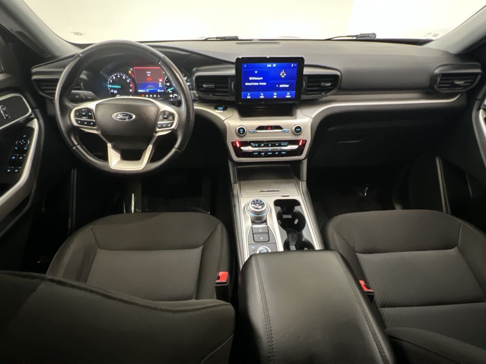 Used 2023 Ford Explorer XLT AWD/4WD image 22
