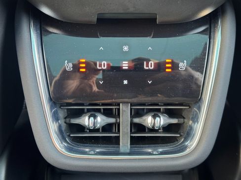 Used 2025 Volvo EX90 Plus AWD/4WD image 34