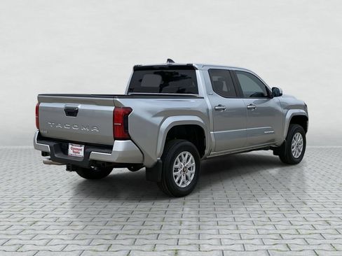 Certified 2025 Toyota Tacoma SR5 AWD/4WD image 3