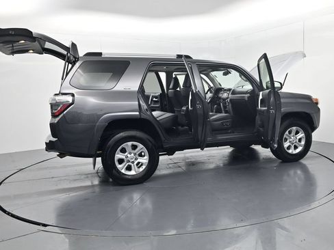 Used 2019 Toyota 4Runner SR5 Premium AWD/4WD image 59