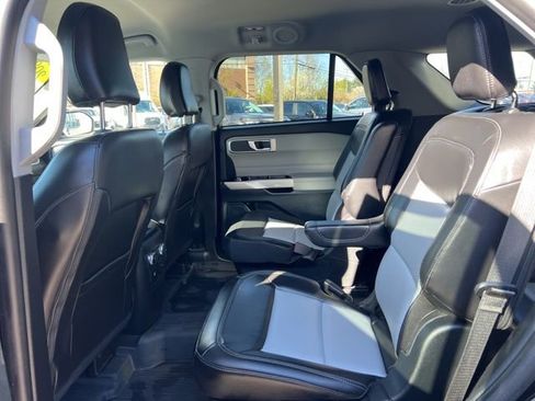 Used 2023 Ford Explorer XLT w/ Equipment Group 202A image 18