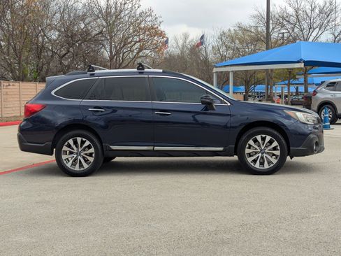 Used 2018 Subaru Outback 2.5i Touring w/ Popular Package #3 image 3