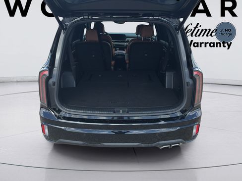Used 2025 Kia Telluride AWD image 10