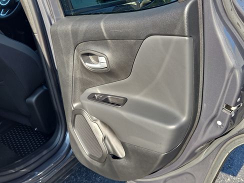 Certified 2023 Jeep Renegade Altitude AWD/4WD image 20