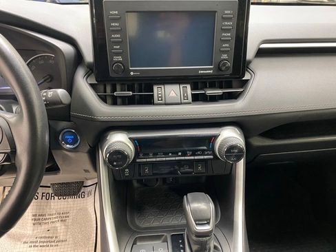 Used 2022 Toyota RAV4 XLE Premium AWD/4WD image 37